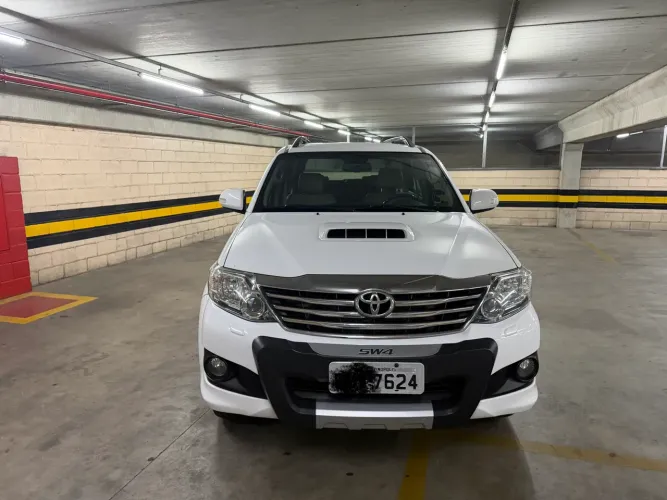 Toyota Hilux SW4 SRV D4-d 4X4 3.0 TDI Dies. AUT 2014