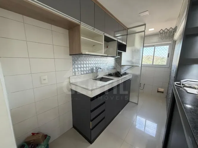 Apto no Cond. Felicidade: 3 Dorms (1 Suíte), Varanda, Cozinha Planejada e Vaga - Cajamar -