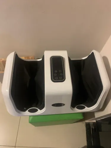 Massageador de pernas Fisioeda funcionando