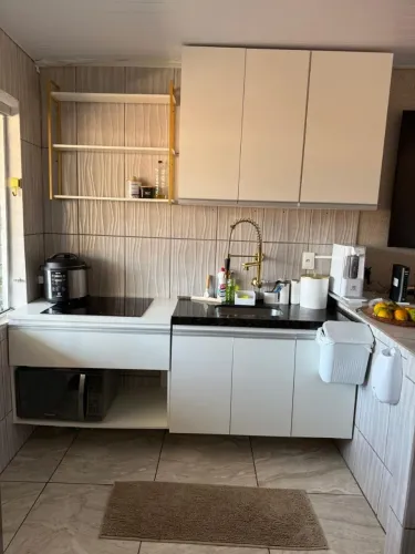 Apartamento/kit net/casa/independente 