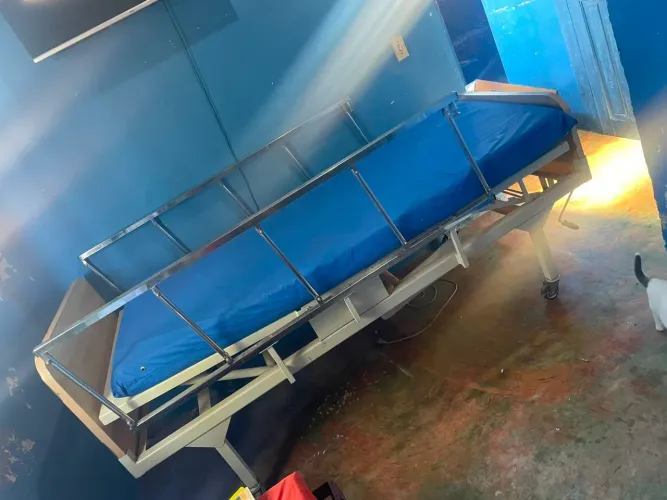 Cama Hospitalar Manual Completa com Colchão e Grades Inox