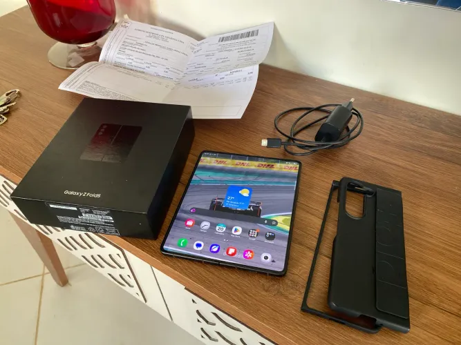 Samsung Galaxy Z Fold 5 1T 1 mês de uso, nota fiscal, caixa e 11 meses de garantia