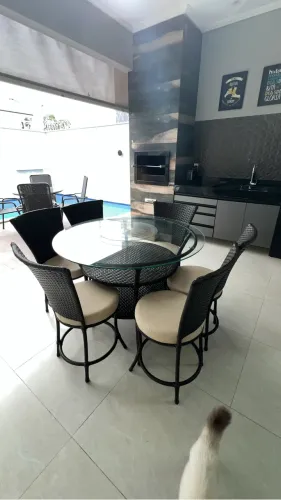 Vende se jogo pra área gourmet com 6 lugares semi novo, apenas 2 meses de uso.