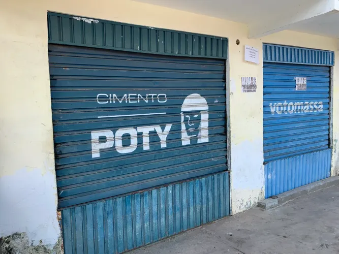 Aluga-se este ponto comercial!