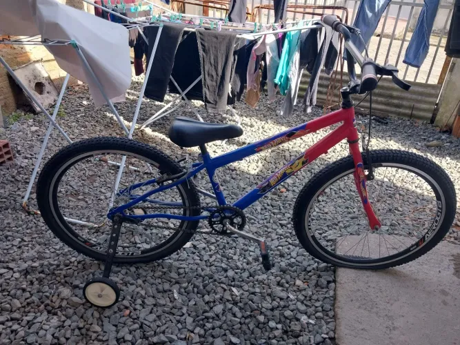 Bicicleta Infantil HotWheels Aro 24