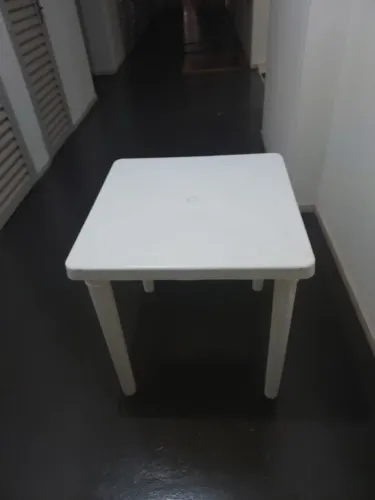 Mesa plastica desmontável