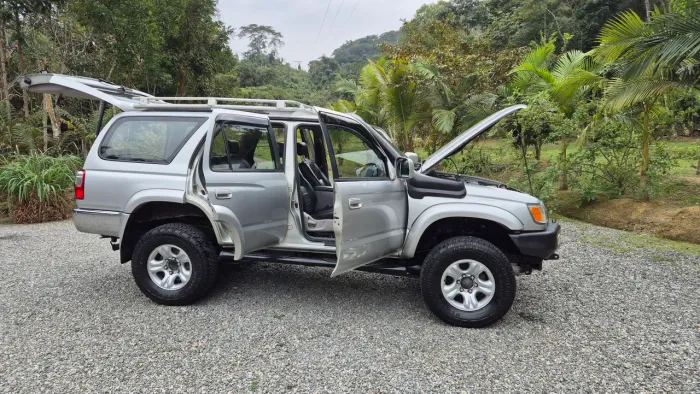 Toyota Hilux SW4 4X4 3.0 8V TB Diesel 2001