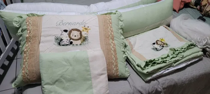 Kit berço personalizado com nome (Bernardo) e ninho