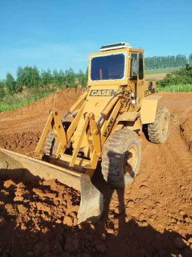 Pá carregadeira case w20B
