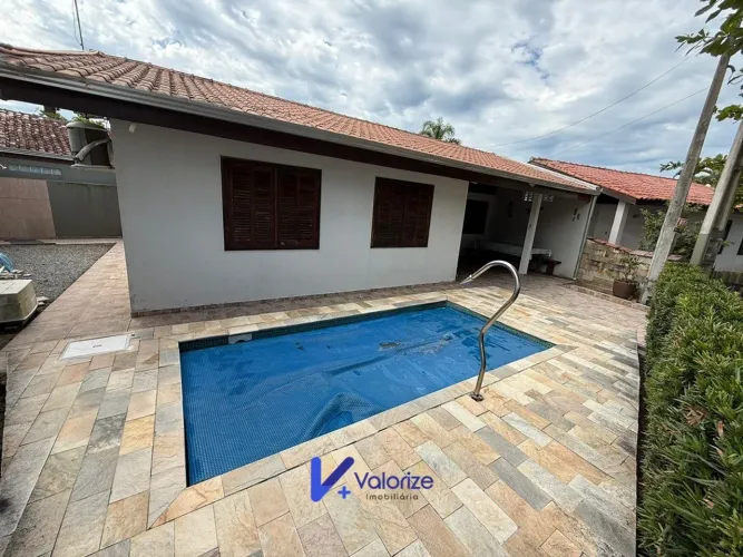 Casa a venda em condominio 03 quartos