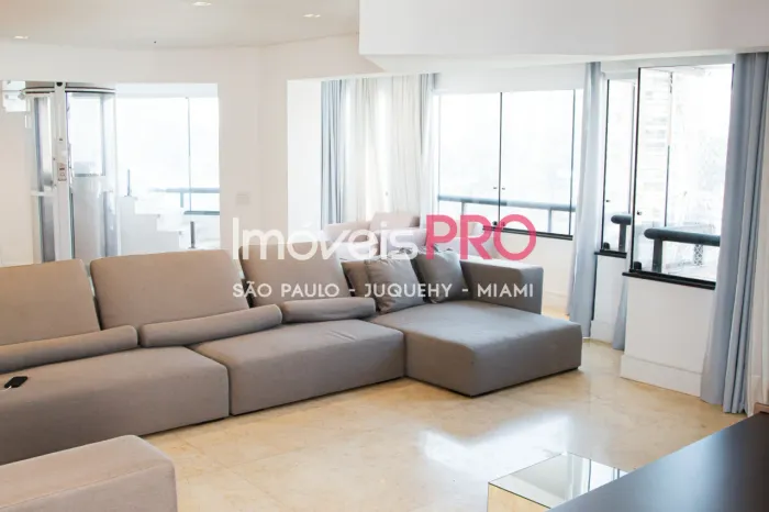 Luxuosa Cobertura de 350 m² Totalmente Reformada!