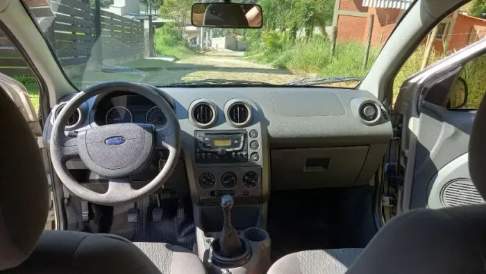 Ford Fiesta Sed. 1.6 8V Flex 4P 2005