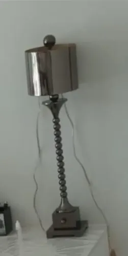 2 luminárias decorativas na cor cinza