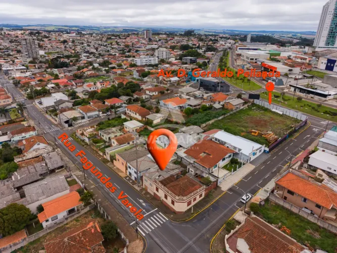 Terreno com construção próximo ao Centro - à uma quadra da Avenida Bispo Dom Geraldo Pella