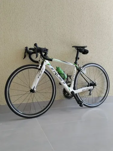 Bicicleta Speed Trust Route 3.0 Carbono - Semi-nova