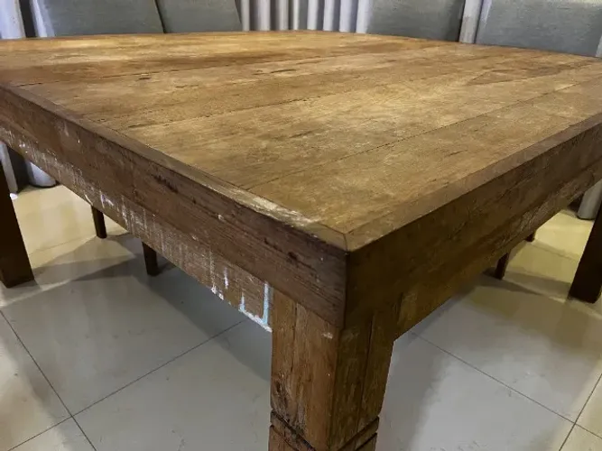 MESA DE MADEIRA DE DEMOLIÇÃO - LINDA, RESISTENTE E CHEIA DE PERSONALIDADE