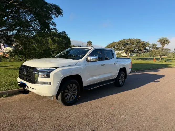 Mitsubishi TRITON HPE-S 2.4 CD 4X4 TB Diesel Aut. 2026