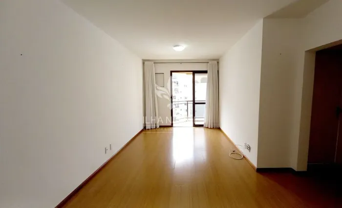 Apartamento semi mobiliado 2 Quartos para alugar no Centro Florianópolis com garagem 69 m²
