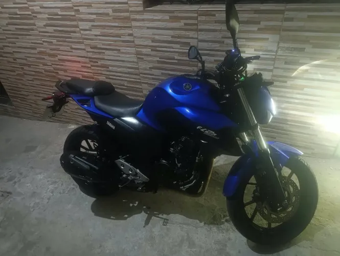 Moto Yamaha fz25, pronta pra transferência