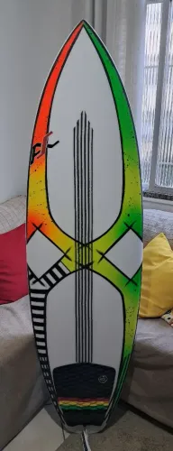 Prancha de surf 5'10 praticamente zerada