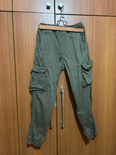Calça Cargo verde militar (36)