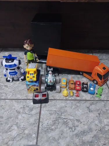 Lote de brinquedos