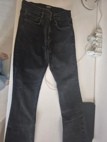Calça skinny com barra aberta preta zara 34