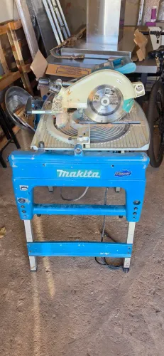 Serra de bancada Rotacionada Makita!