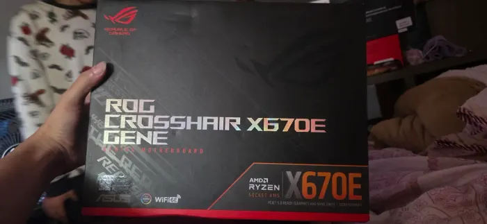 ROG CROSSHAIR X670E GENE
