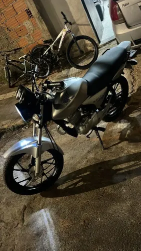 Vendo Titan 2006 ks