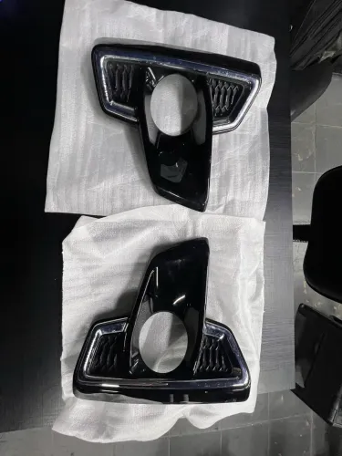 Moldura neblina Hilux