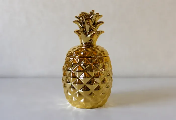 Enfeite Decorativo Abacaxi Metalizado Em Cerâmica C/ Tampa 17cm DOURADO