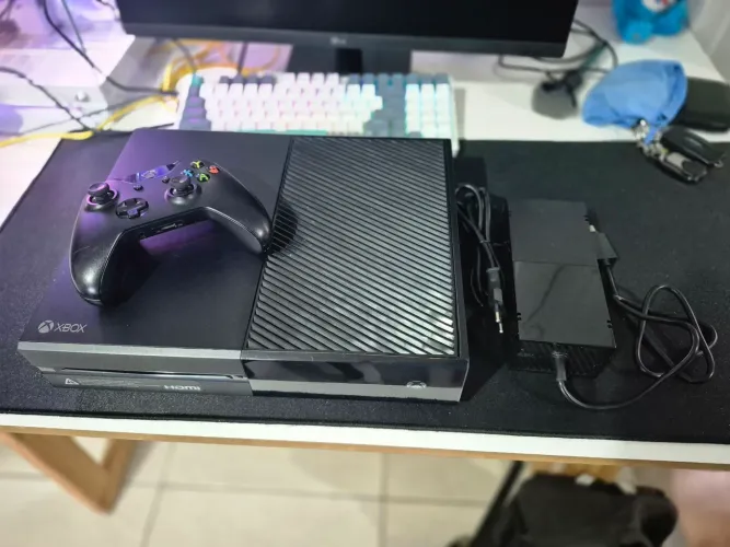 Xbox One Fat + 1 controle