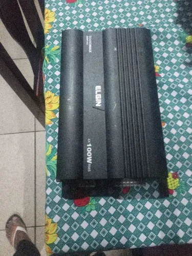 Vende se uma pirâmide 