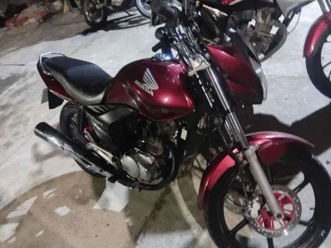 Moto Toda Revisdada e só Roda