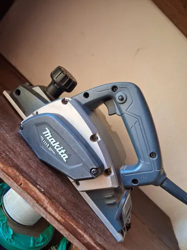 Plaina Elétrica Makita