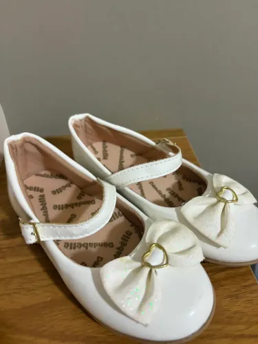 Sapato branco infantil tamanho 27