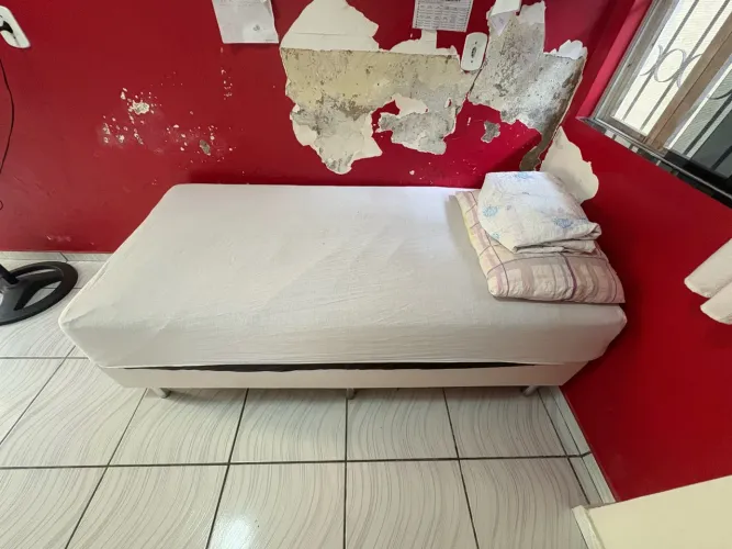 VENDO CAMA DE SOLTEIRO USADA