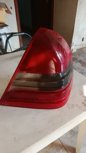 Lanterna mercedes 