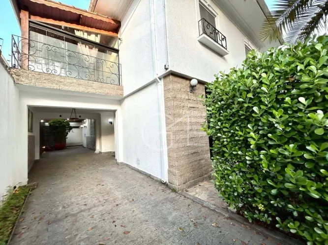 Sobrado com 4 dormitórios à venda, 314 m² por R$ 3.180.000,00 - Boqueirão - Santos/SP