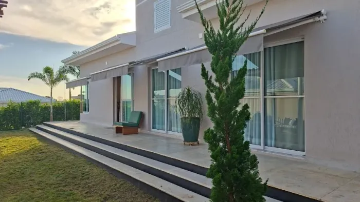 Casa térrea em condomínio com vista para Lagoa Central - R$ 1.280.000,00