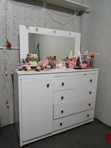 Cômoda com camarim