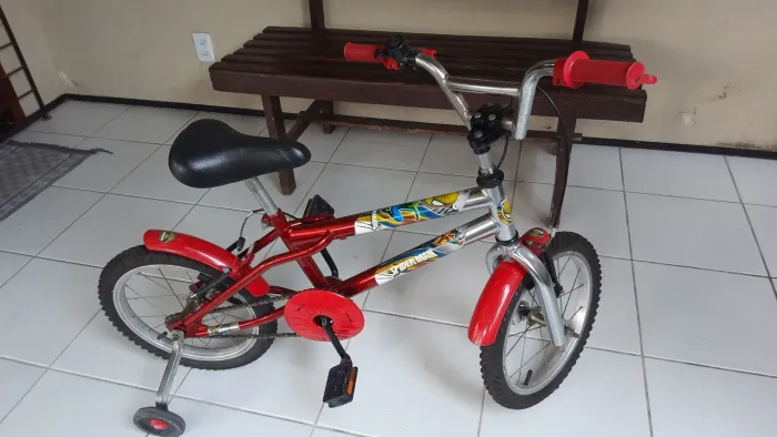 Bicicleta Infantil Homem-Aranha Aro 16 com Rodinhas - Vermelha