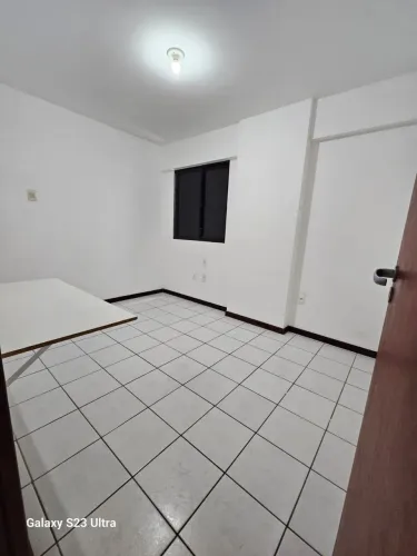 Apartamento 3/4 + DCE e 2 vagas na Ponta verde a 4 quadras da praia