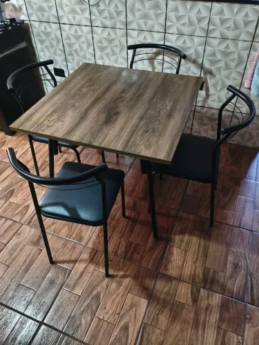 Mesa 4 cadeiras Carraro
