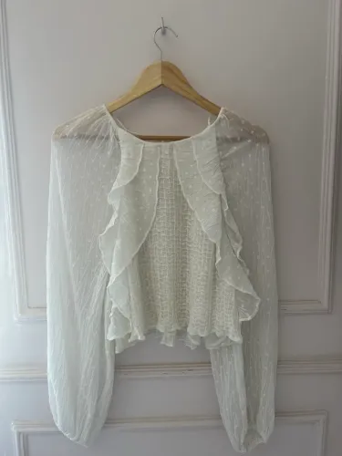 Blusa bata em renda Zara 