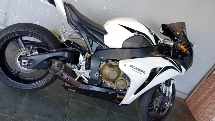 ? OPORTUNIDADE - CBR1000RR Fireblade 2008 ?