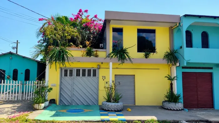 Casa Duplex / 9 Qts/ + Ponto Comercial/ Prox do Via Norte