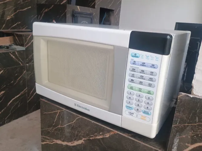Microondas Electrolux 31