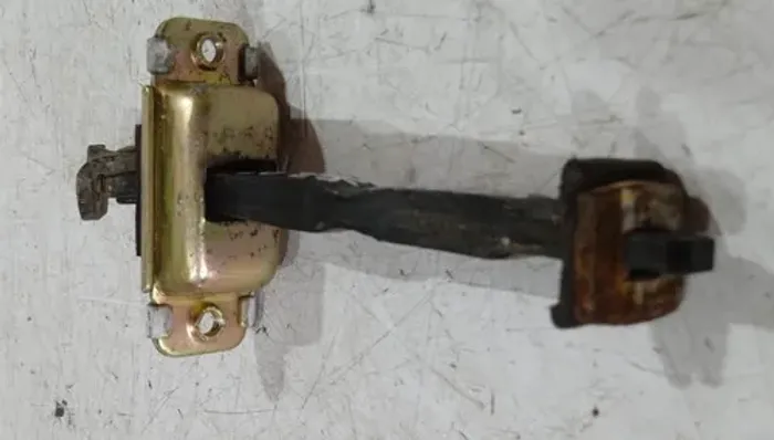 Limitador Porta Dianteira Direita Kia Cerato 2007